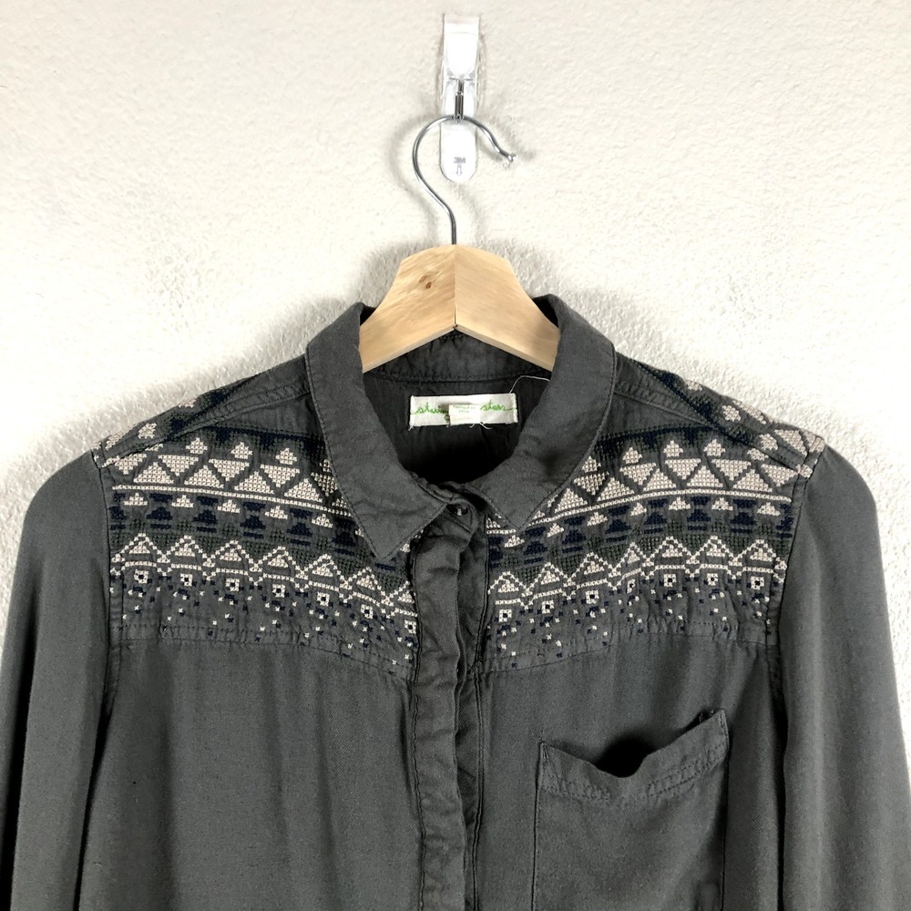 Urban Outfitters Staring at Stars Shirt Womens X Small Gray Embroidered Buttoned